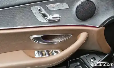 Mercedes-Benz E-Class 2019 2.0 Автомат в Москве № 149587, миниатюра 10
