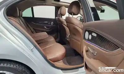 Mercedes-Benz E-Class 2017 3.0 Автомат в Москве № 160410, миниатюра 2