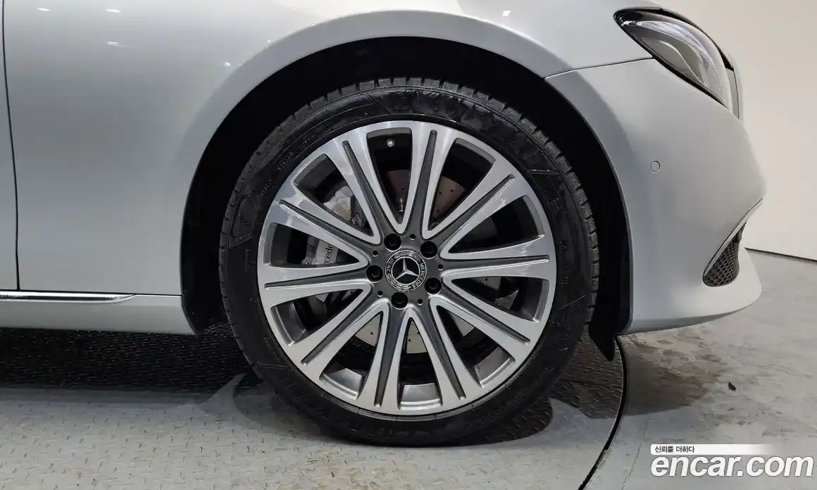 Mercedes-Benz E-Class 2017 3.0 Автомат в Москве № 160410, фото 3