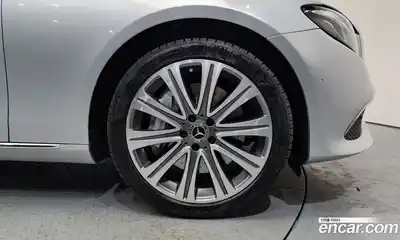 Mercedes-Benz E-Class 2017 3.0 Автомат в Москве № 160410, миниатюра 3