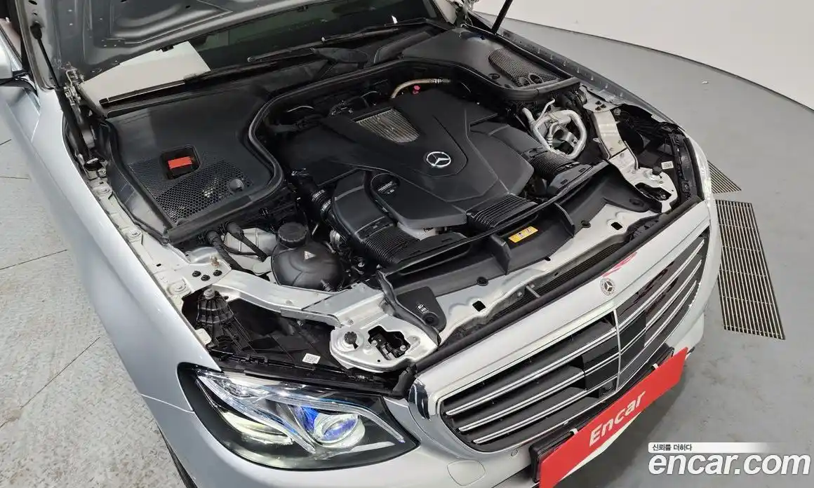 Mercedes-Benz E-Class 2017 3.0 Автомат в Москве № 160410, фото 4