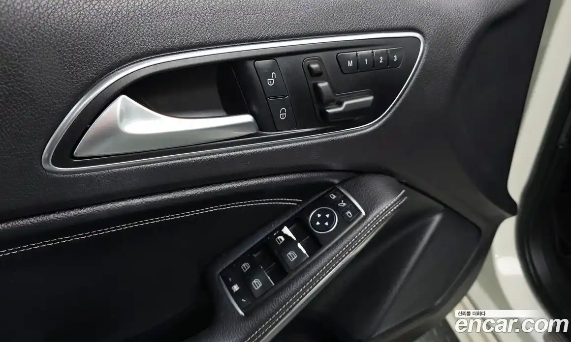 Mercedes-Benz A-Class 2015 1.5 Автомат в Москве № 160617, фото 3