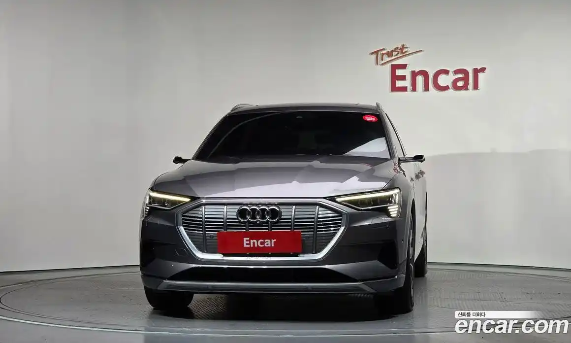 Audi e-tron 2021 0.2 Автомат в Москве № 163003, фото 1