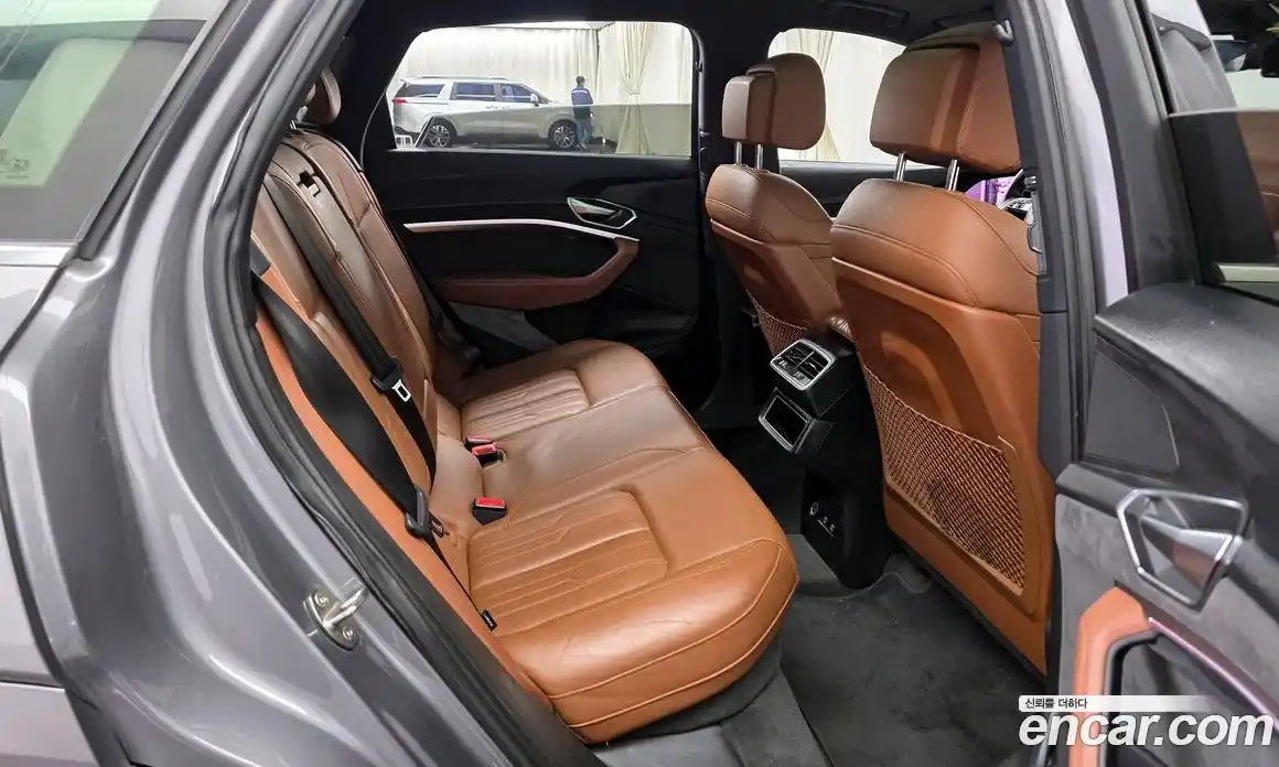 Audi e-tron 2021 0.2 Автомат в Москве № 163003, фото 14