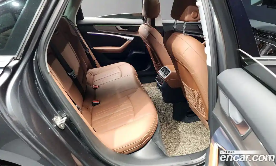 Audi A6 2021 2.0 Автомат в Москве № 163365, фото 2