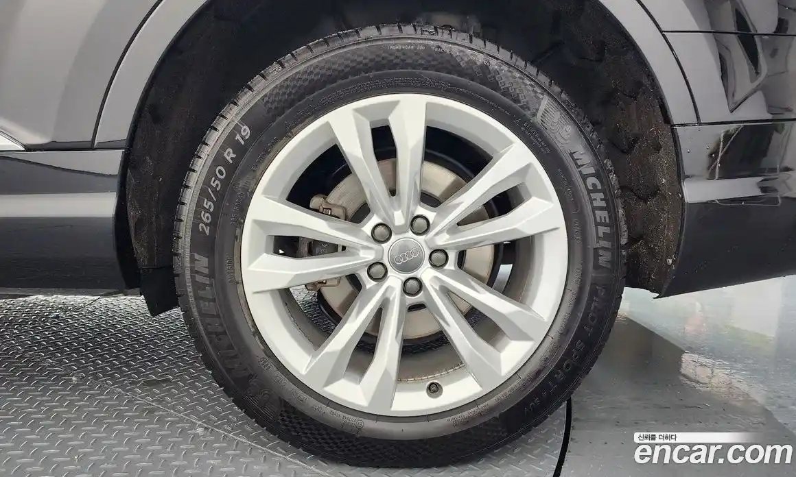 Audi Q7 2019 2.0 Автомат в Москве № 163780, фото 17