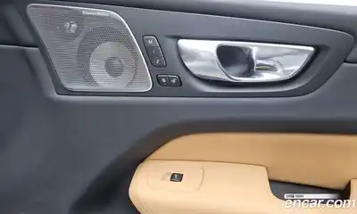 Volvo XC60 2024 2.0 Автомат в Москве № 164173, миниатюра 6