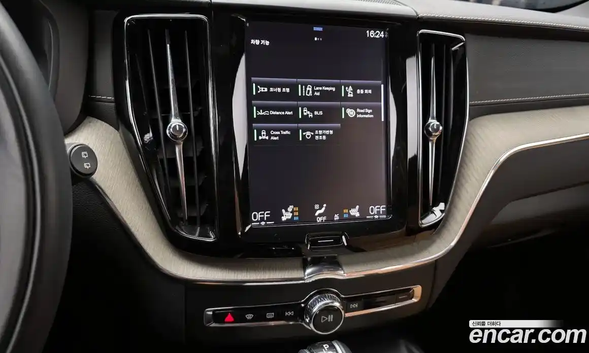 Volvo XC60 2019 2.0 Автомат в Москве № 164456, фото 12