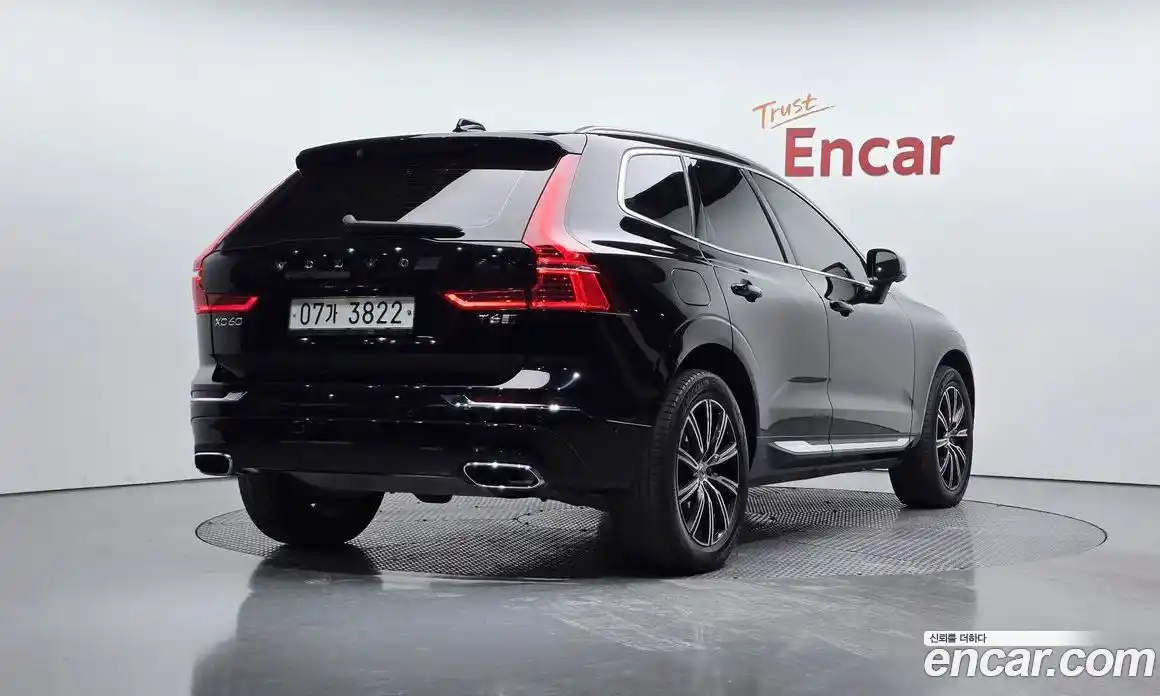 Volvo XC60 2019 2.0 Автомат в Москве № 164456, фото 3