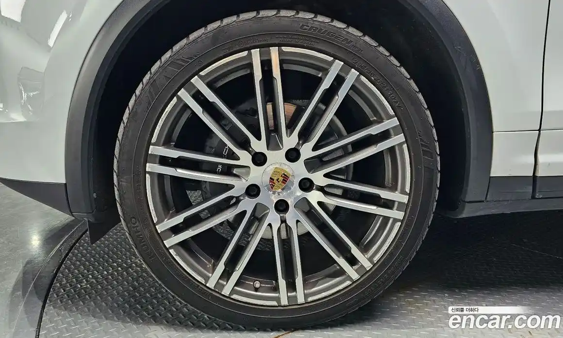 Porsche Cayenne 2015 3.0 Автомат в Москве № 165706, фото 10