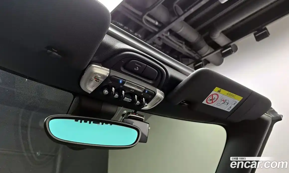 Mini Cooper Convertible 2024 2.0 Автомат в Москве № 167045, фото 3