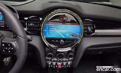 Mini Cooper Convertible 2024 2.0 Автомат в Москве № 167045, миниатюра 7