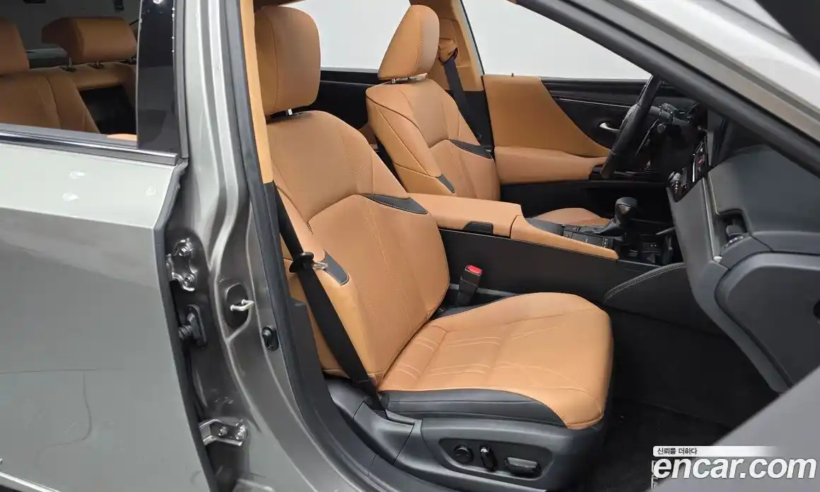 Lexus ES 2022 2.5 Автомат в Москве № 168035, фото 11