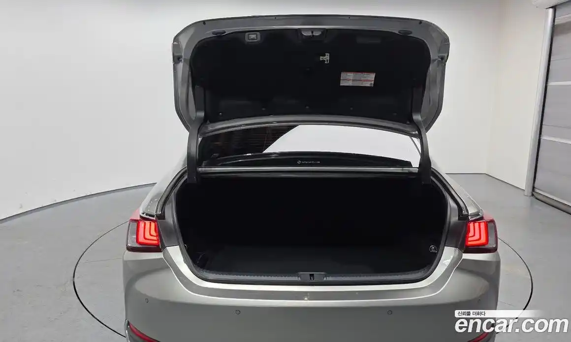 Lexus ES 2022 2.5 Автомат в Москве № 168035, фото 2