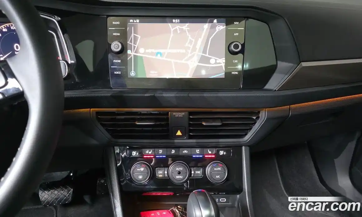 Volkswagen Jetta 2021 1.4 Автомат в Москве № 168619, фото 2