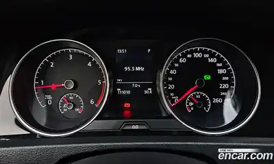Volkswagen Golf 2014 1.6 Автомат в Москве № 168953, миниатюра 9