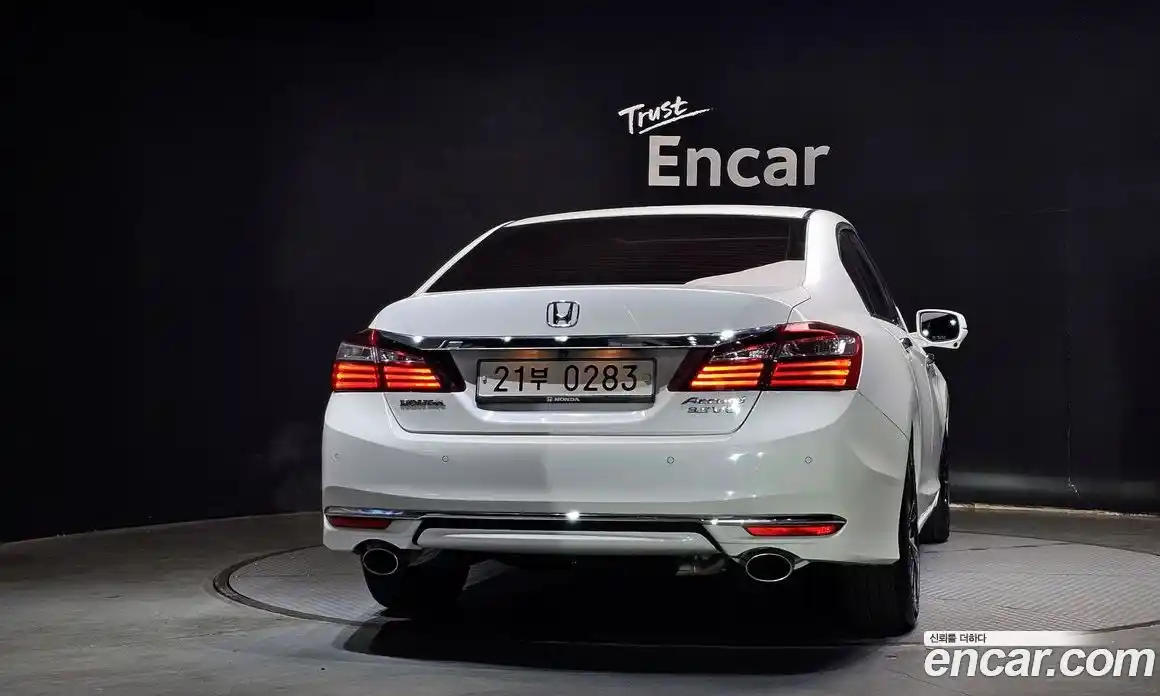 Honda Accord 2017 3.5 Автомат в Москве № 170490, фото 13