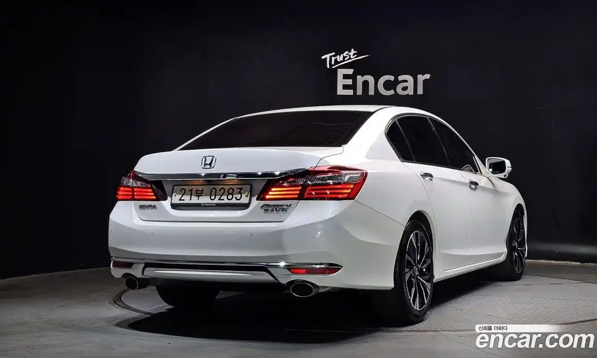 Honda Accord 2017 3.5 Автомат в Москве № 170490, фото 4