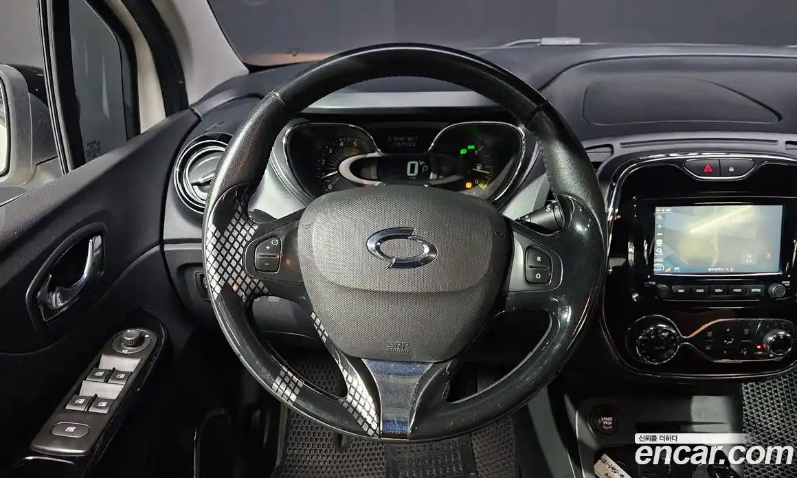 Renault QM3 2014 1.5 Автомат в Москве № 183649, фото 1