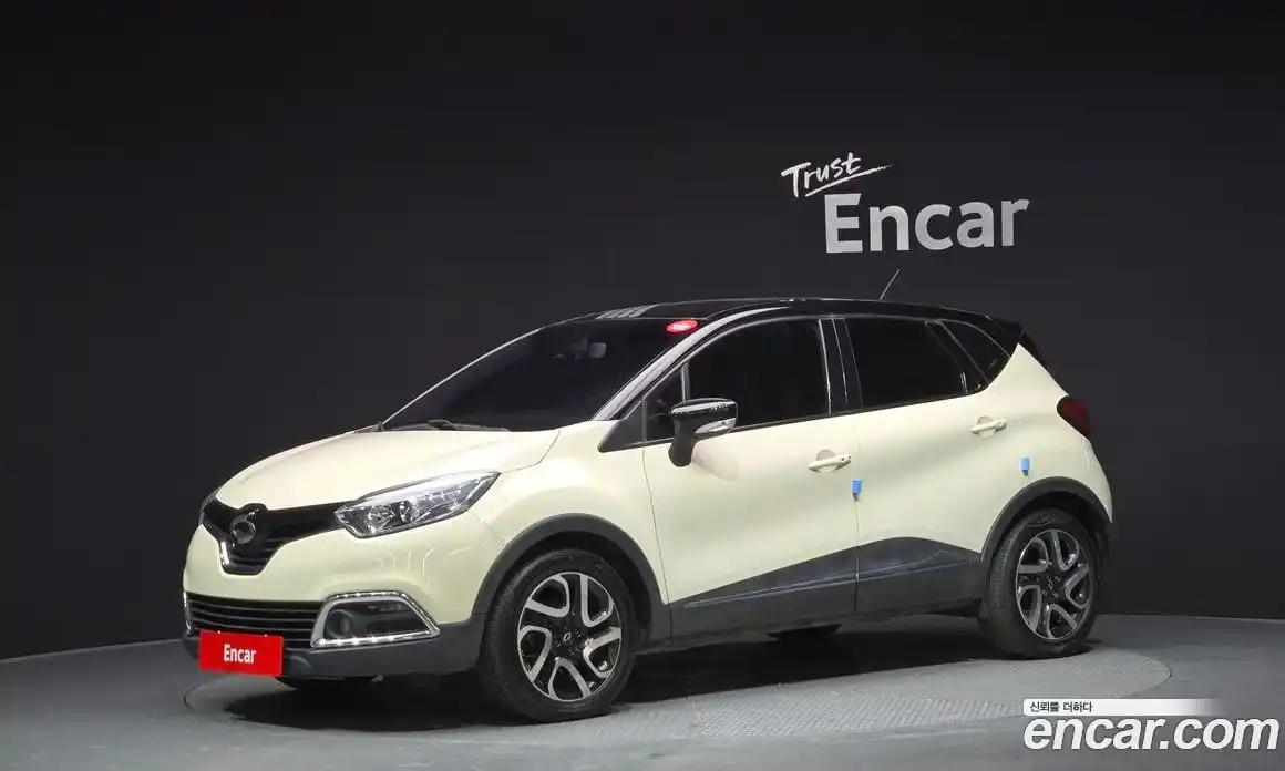 Renault QM3 2014 1.5 Автомат в Москве № 183649, фото 17