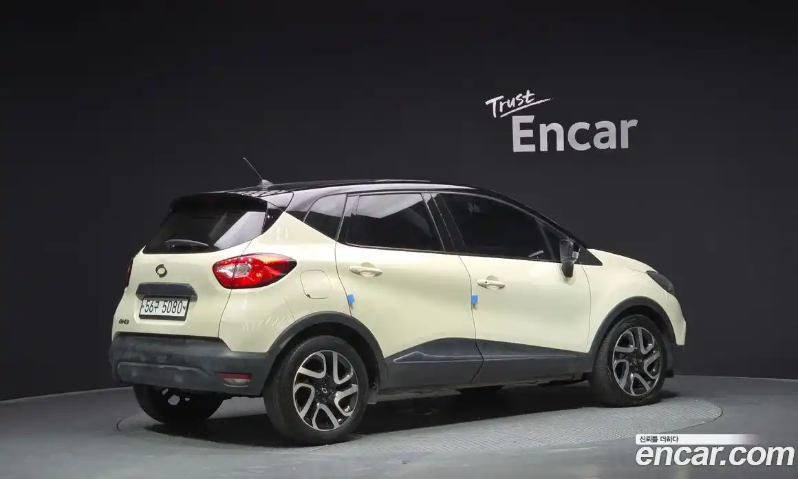 Renault QM3 2014 1.5 Автомат в Москве № 183649, фото 9