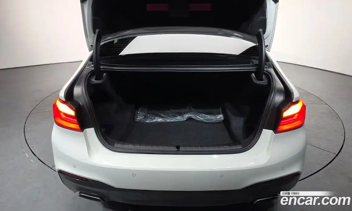 BMW 5-Series 2018 2.0 Автомат в Москве № 192075, фото 13