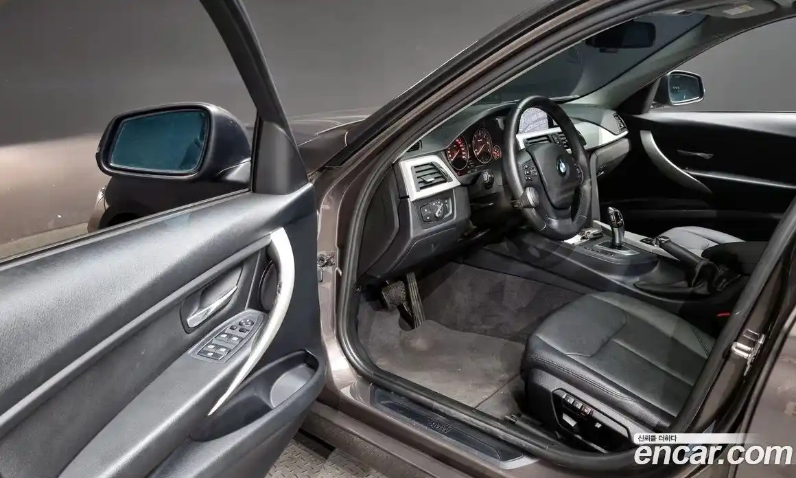 BMW 3-Series 2013 2.0 Автомат в Москве № 192952, фото 1