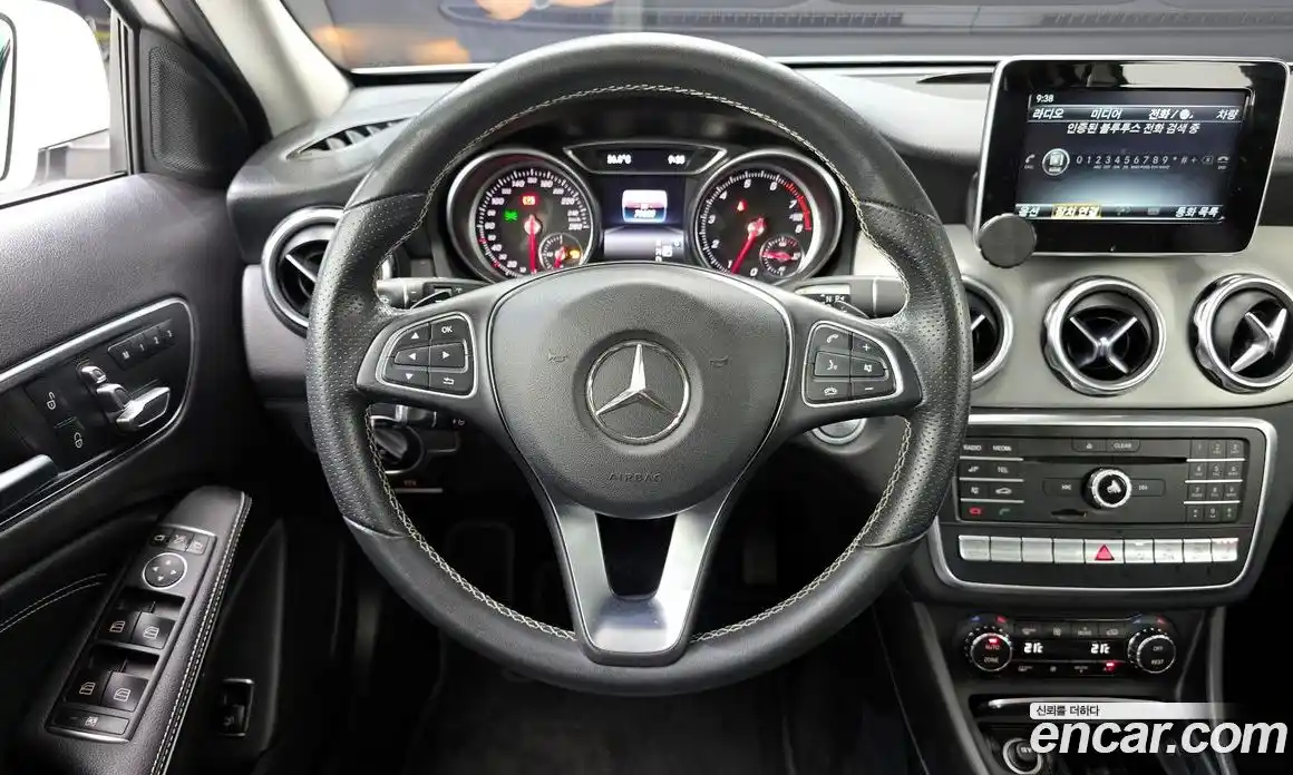 Mercedes-Benz GLA-Class 2018 2.0 Автомат в Москве № 194549, фото 1