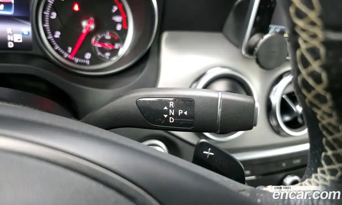 Mercedes-Benz GLA-Class 2018 2.0 Автомат в Москве № 194549, фото 11