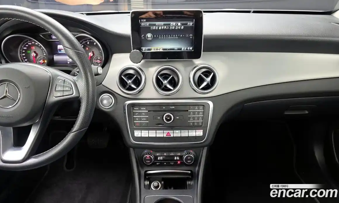 Mercedes-Benz GLA-Class 2018 2.0 Автомат в Москве № 194549, фото 19