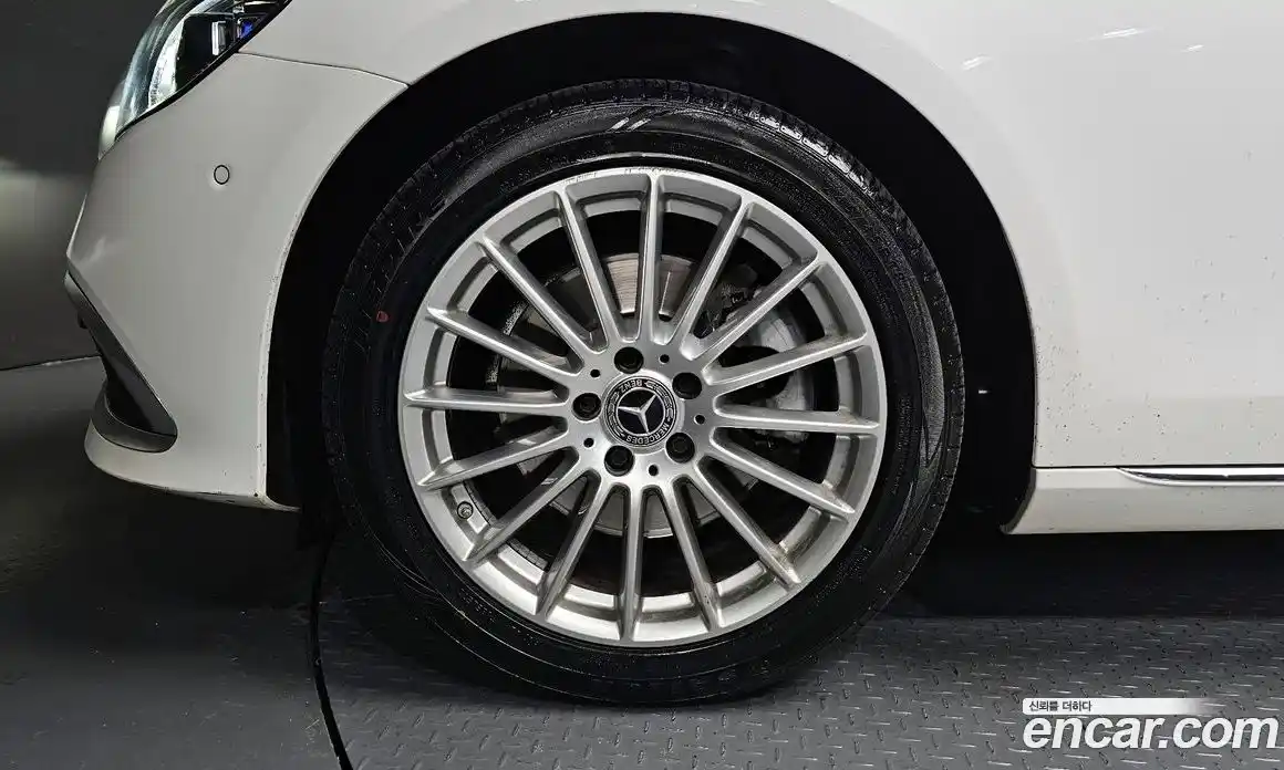 Mercedes-Benz E-Class 2021 2.0 Автомат в Москве № 194796, фото 18