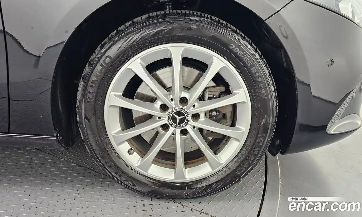 Mercedes-Benz A-Class 2019 2.0 Автомат в Москве № 194836, фото 12