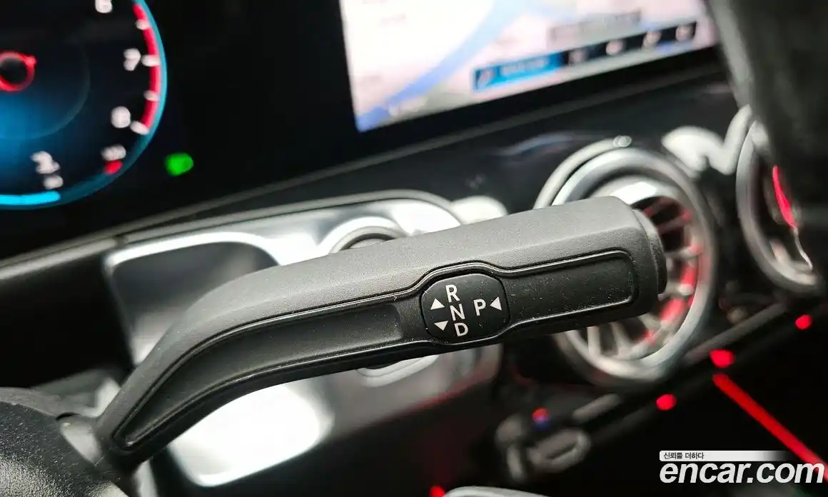 Mercedes-Benz GLB-Class 2021 2.0 Автомат в Москве № 195301, фото 16