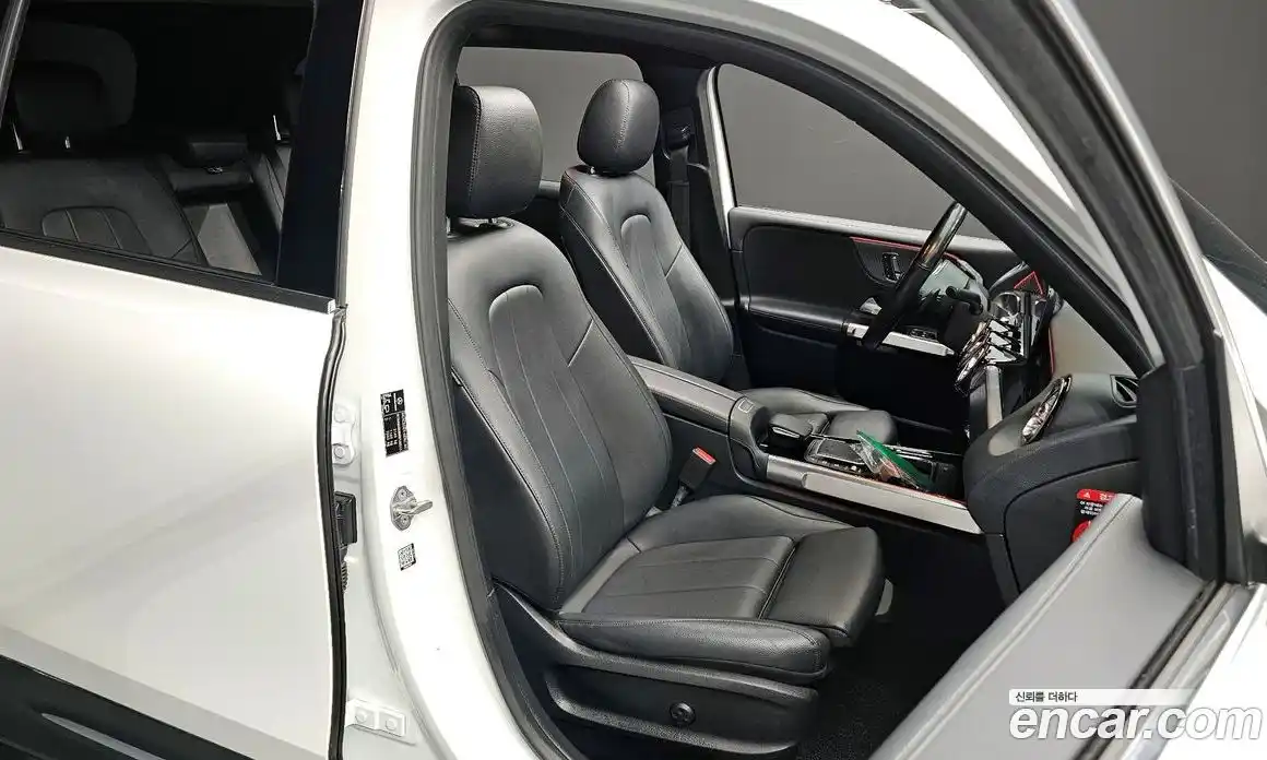 Mercedes-Benz GLB-Class 2021 2.0 Автомат в Москве № 195301, фото 17