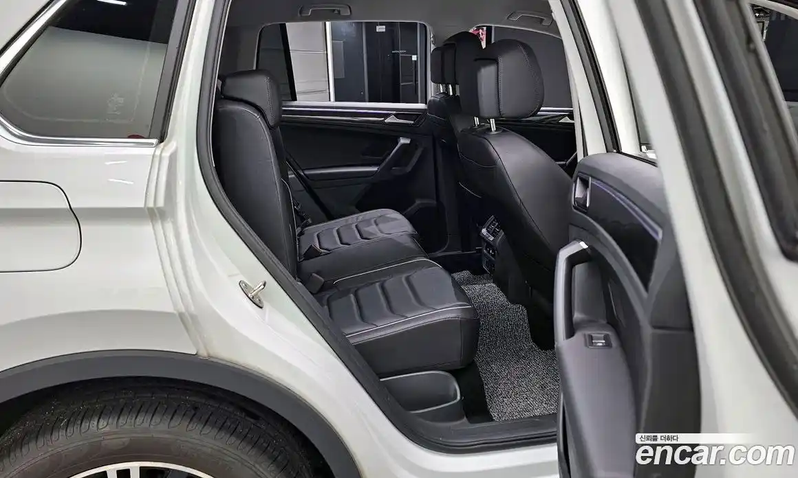 Volkswagen Tiguan 2024 2.0 Автомат в Москве № 198963, фото 2