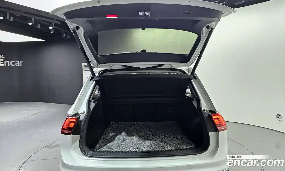 Volkswagen Tiguan 2024 2.0 Автомат в Москве № 198963, фото 4