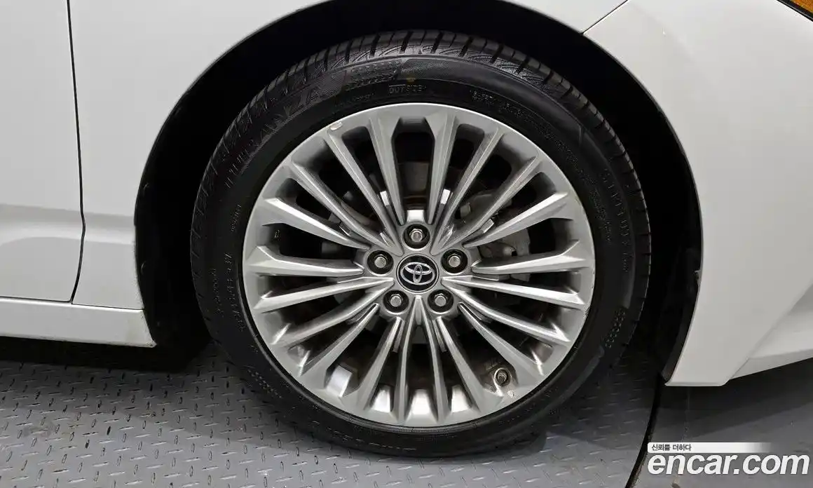 Toyota Avalon 2019 2.5 Автомат в Москве № 199596, фото 13