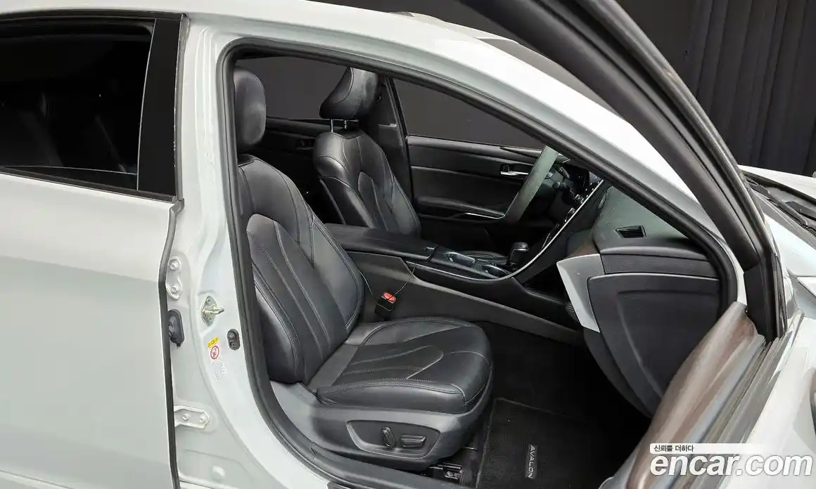 Toyota Avalon 2019 2.5 Автомат в Москве № 199596, фото 16