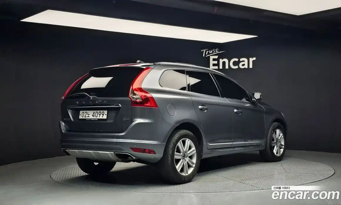 Volvo XC60 2017 2.0 Автомат в Москве № 201187, фото 4