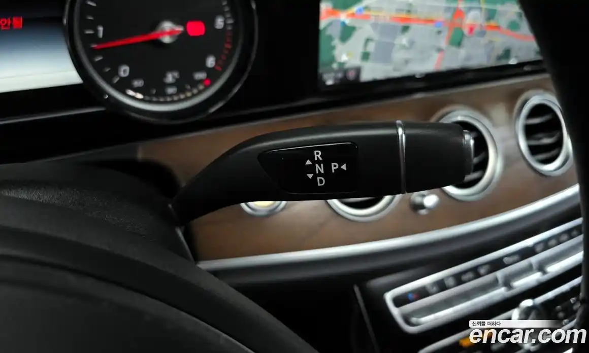 Mercedes-Benz E-Class 2017 1.9 Автомат в Москве № 211919, фото 9