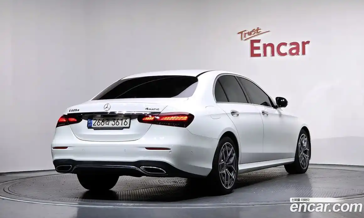 Mercedes-Benz E-Class 2022 1.9 Автомат в Москве № 212058, фото 15