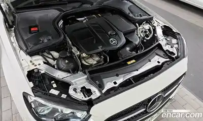 Mercedes-Benz E-Class 2022 1.9 Автомат в Москве № 212058, миниатюра 3