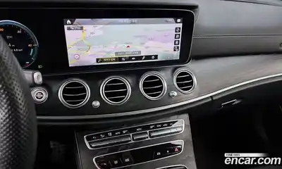 Mercedes-Benz E-Class 2022 1.9 Автомат в Москве № 212058, миниатюра 5