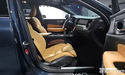 Volvo V60 2021 2.0 Автомат в Москве № 212844, миниатюра 3