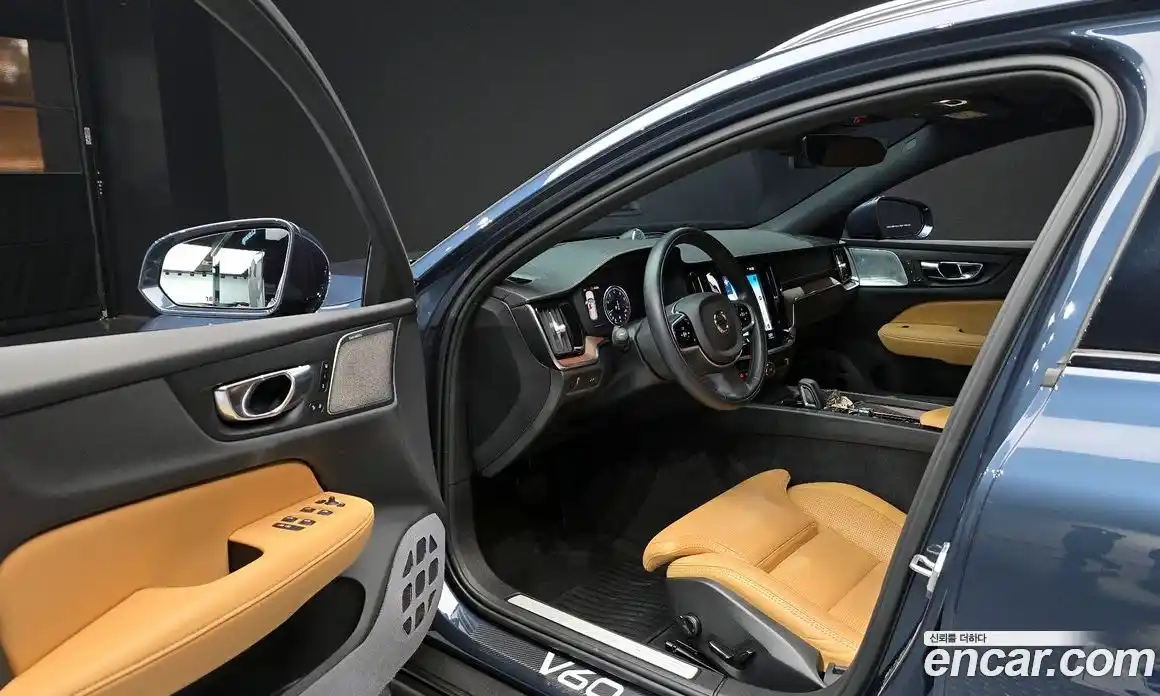 Volvo V60 2021 2.0 Автомат в Москве № 212844, фото 4