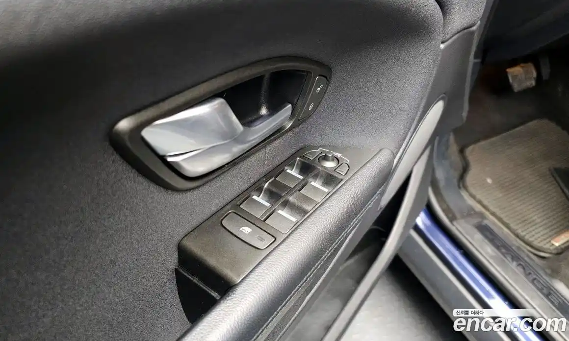 Land Rover Range-Rover Evoque 2016 2.0 Автомат в Москве № 213687, фото 18