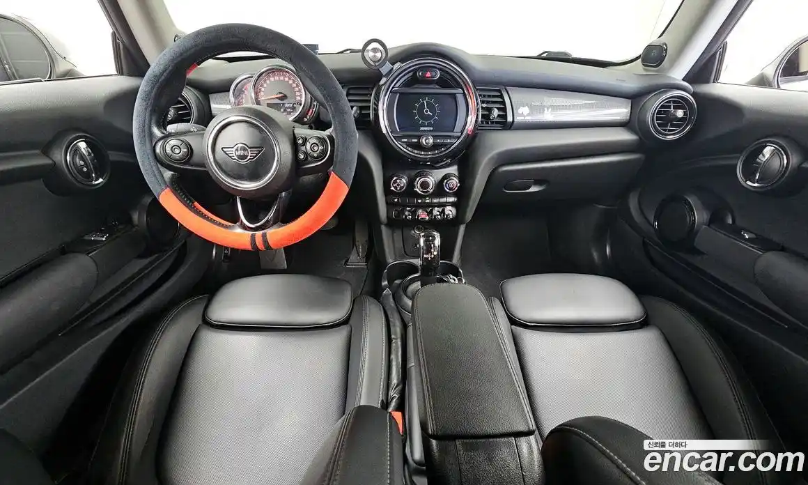Mini Cooper 2019 1.5 Автомат в Москве № 214393, фото 18