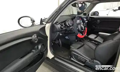 Mini Cooper 2019 1.5 Автомат в Москве № 214393, миниатюра 2