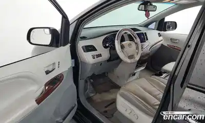 Toyota Sienna 2014 3.5 Автомат в Москве № 215529, миниатюра 3