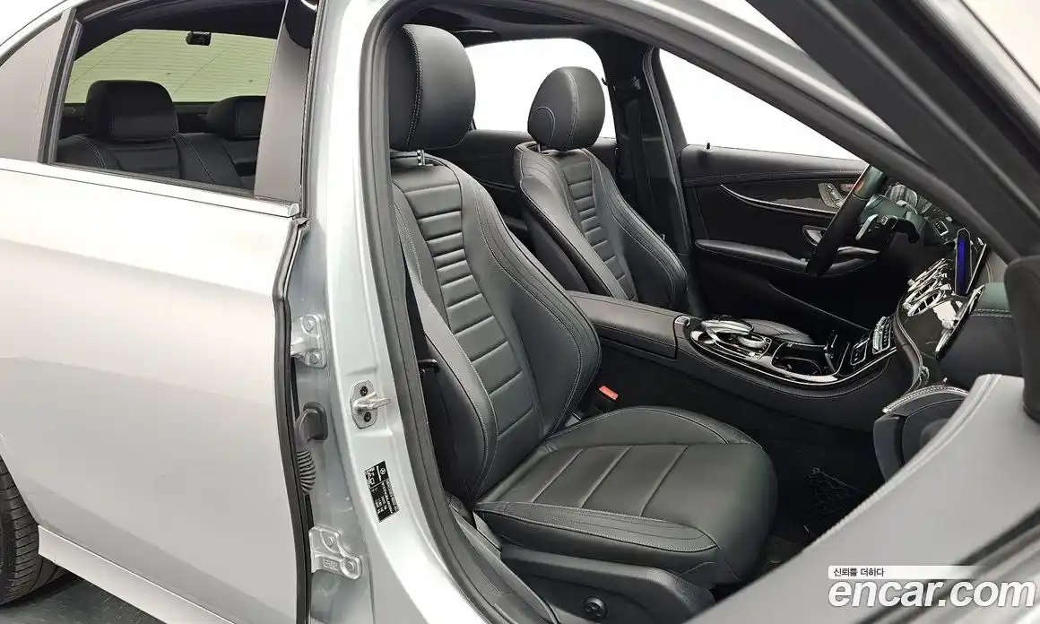 Mercedes-Benz E-Class 2020 2.0 Автомат в Москве № 223851, фото 1